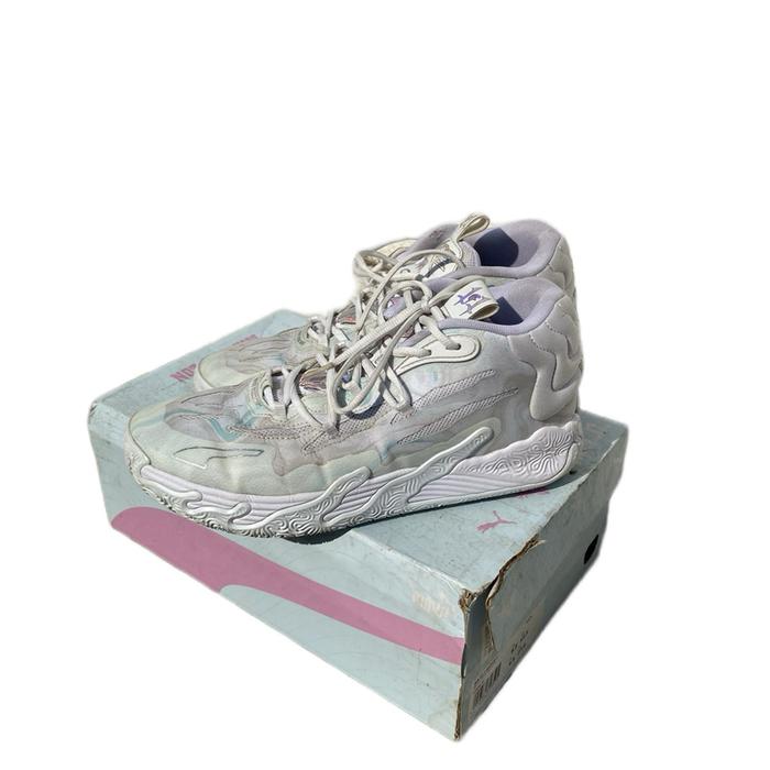 SEPATU BASKET PUMA MB.03 IRISDESCENT