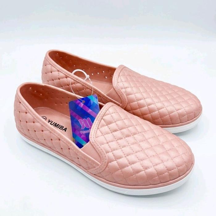 Jelly shoes, sepatu karet jelly dusty pink ukuran 40 kecil Yumeida.