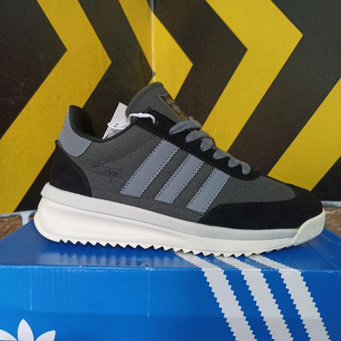 Sneakers AdIdas SL 72, size 41 Made in Vietnam