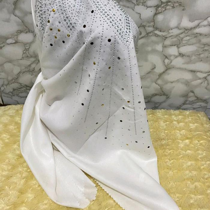 hijab jilbab segi empat voal premium, hijab payet swarvoski payet Mutiara Pelanggi