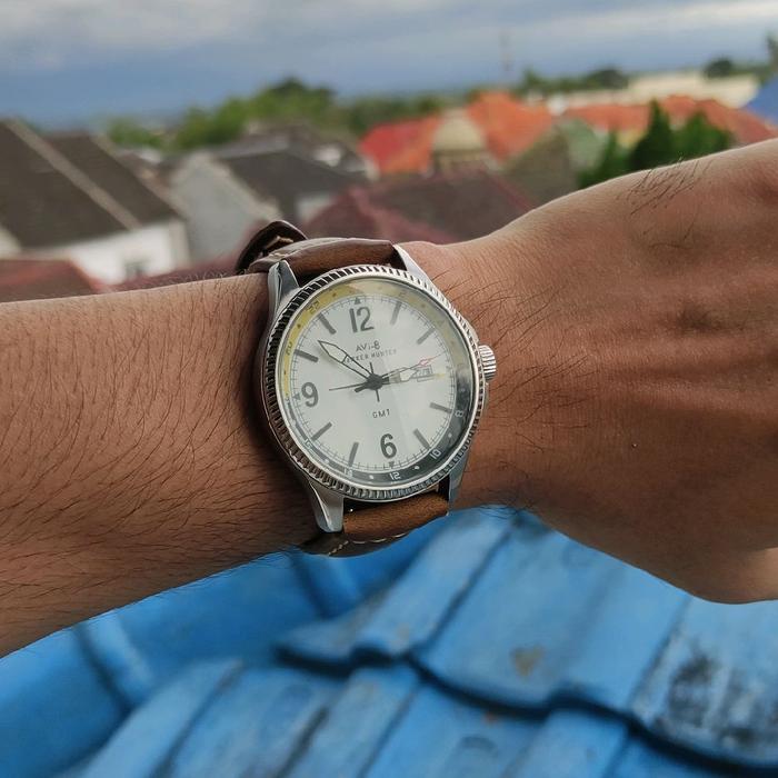 Jam Tangan Avi-8 Hawker Hunter. ukuran 48mm. box avi-8. baterai