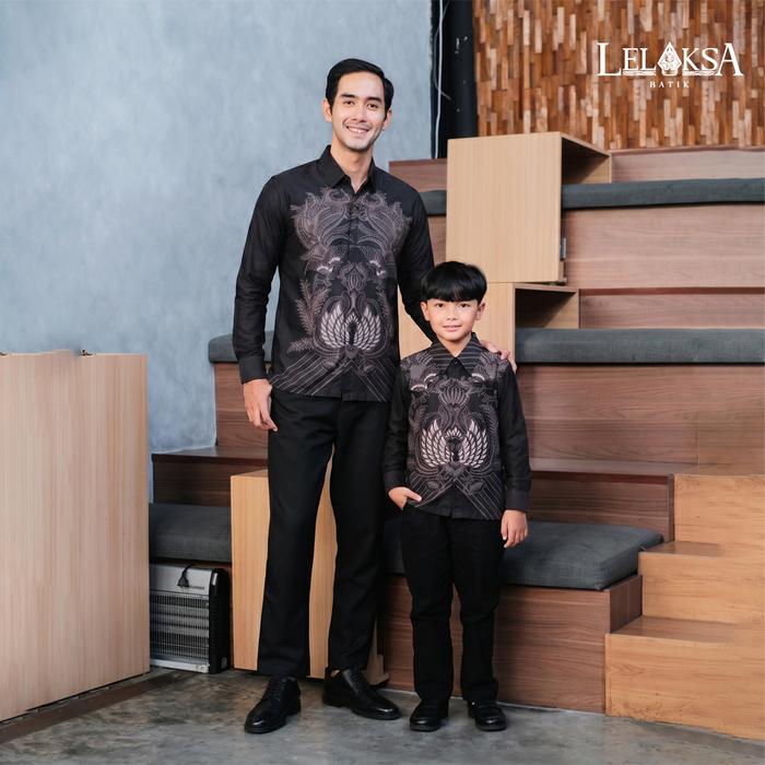 LELAKSA BATIK -  Kemeja Batik Pria Dewasa dan Anak Slimfit Furing Lengan Panjang Warna Hitam Moca - 
