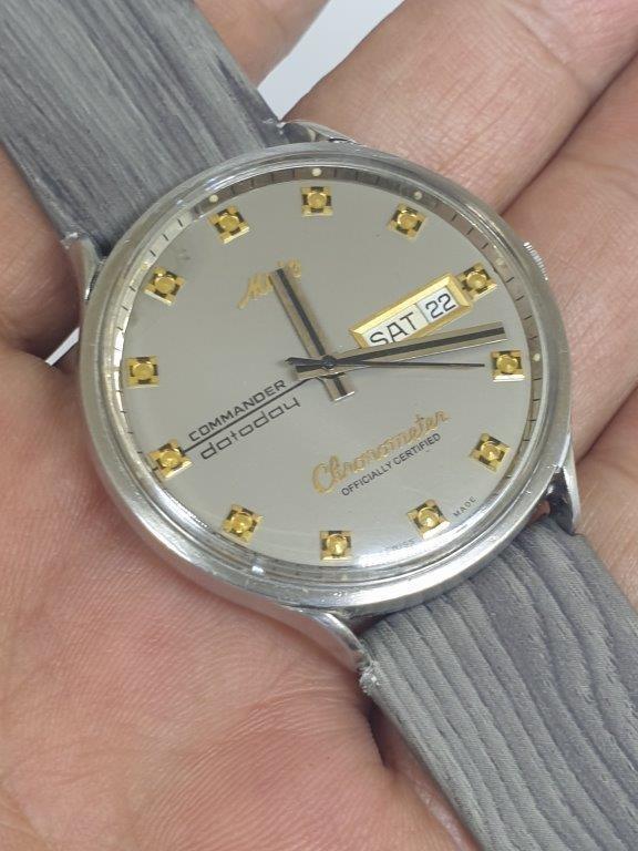 MIDO COMMANDER DATODAY GREY DIAL CHRONOMETER - AUTOMATIC