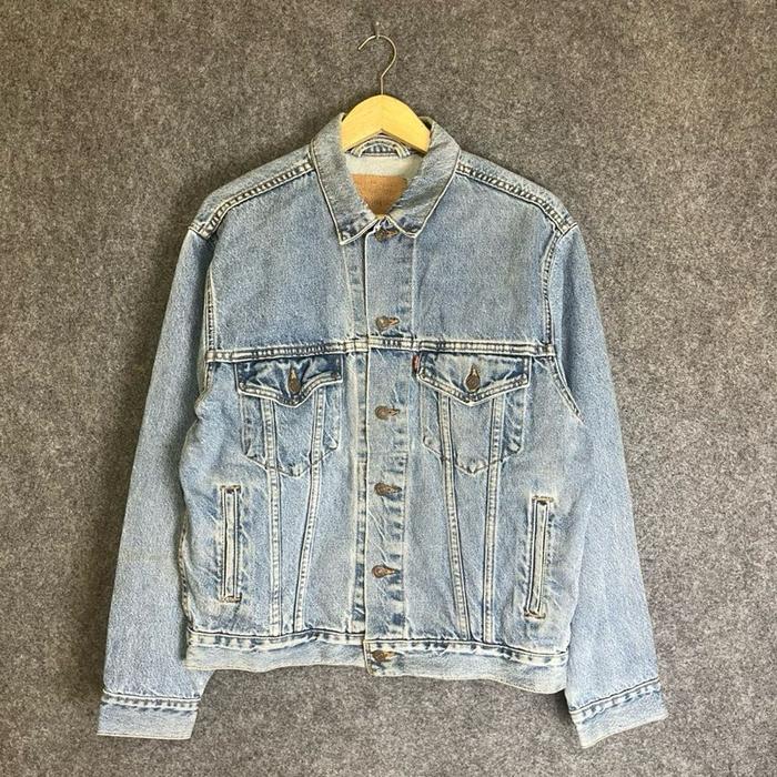 Levis Jaket Denim Vintage 90's - Kualitas Asli dengan Desain Klasik