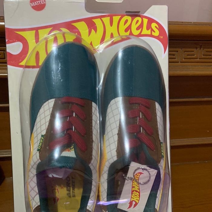 Sepatu Aerostreet X Hotwheels Hijau Limited Edition