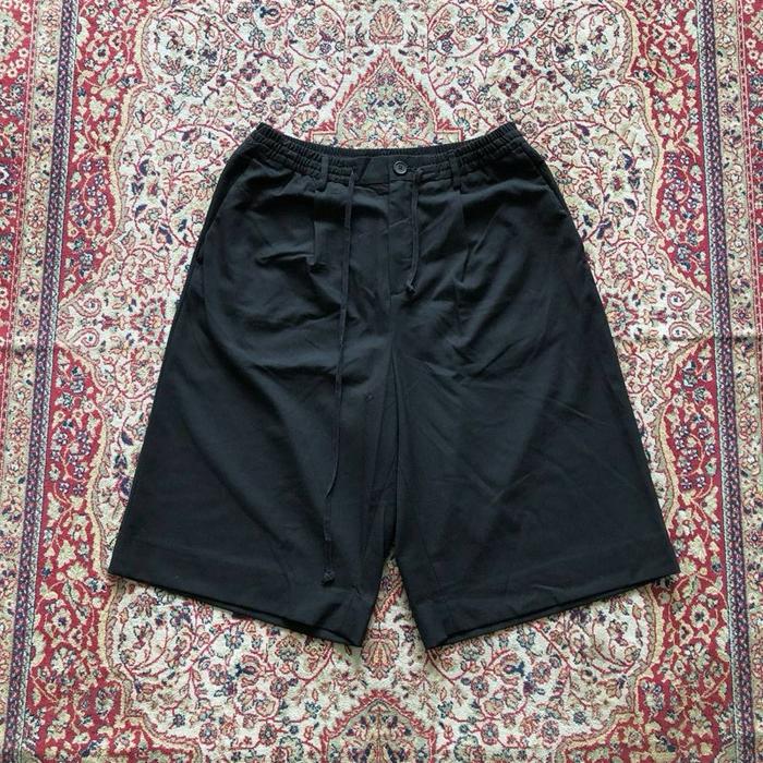 Celana Musinsa standard lightweight wide drawstring banding half slanck pants HH599
