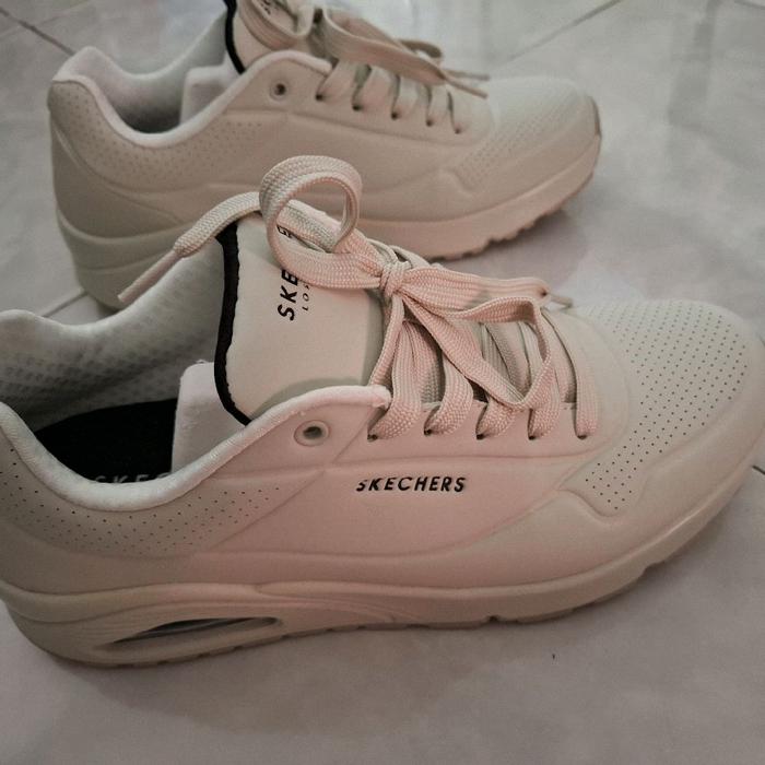 Sepatu Skechers Street Los Angeles broken white size 42