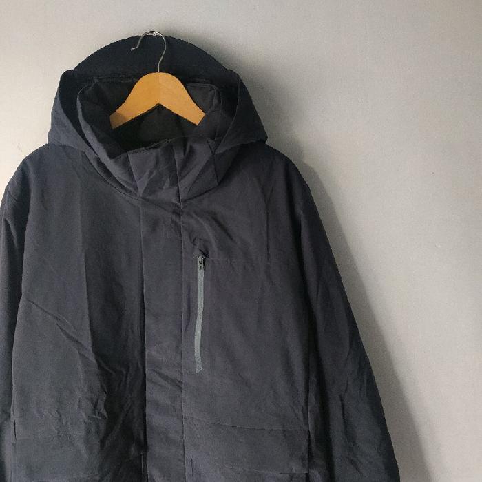 Jaket Outdoor Tebal UNIQLO HYBRID DOWN JAKET Waterproof Gorpcore Size M Original Second