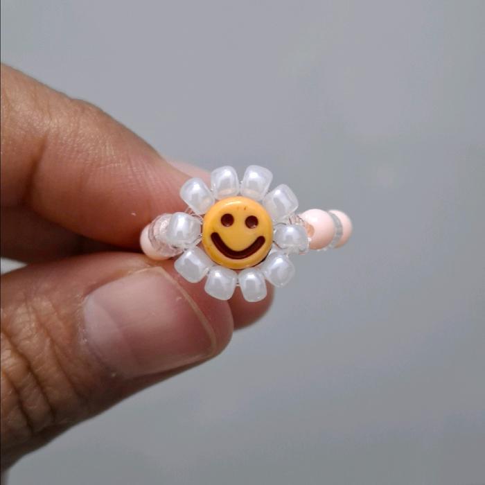Cincin Manik-manik Bunga Smile Aksesoris
