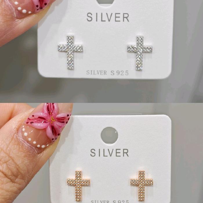 S925 (NON SERTI) anting tusuk salib zircon