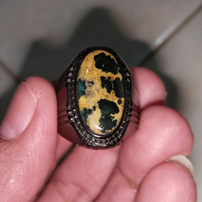 Cincin Batu Akik Pirus Persia Hitam Emas