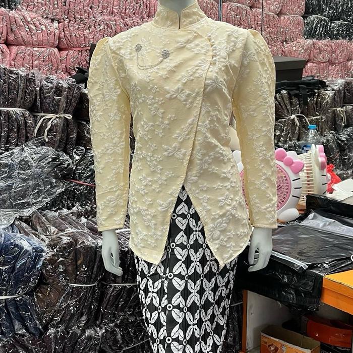 FREE HIJAB - Kebaya Janggan Kretek - Kebaya Janggan Kretek Ld 130 Jumbo - Kebaya Janggan Kretek Butt