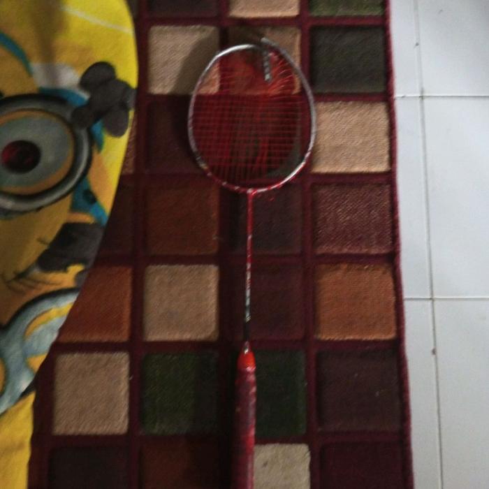 raket rusak  merek rs warna merah