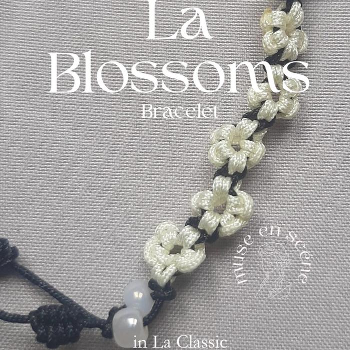 La Blossom Bracelet ( Gelang Manik Bunga Handmade )