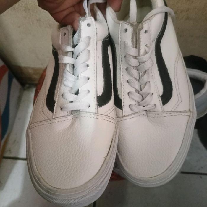 Sepatu Vans Leather White List black old skool Second Branded ORIGINAL