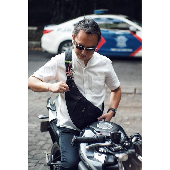 Tas Sling Dada Gadget Cowok Amooba A60012 Sekelas Eiger Rei Kalibre