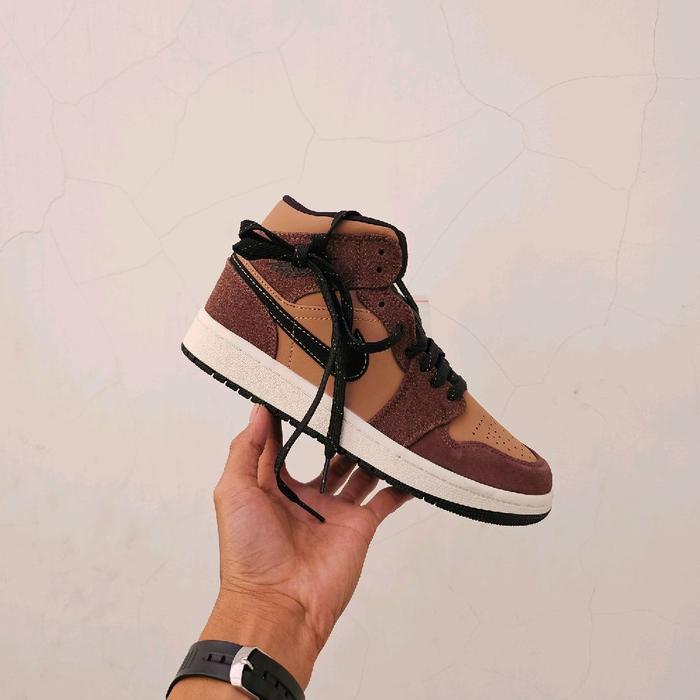 Sepatu Elegant Aj 1 Mid Se Earth Tone Dark Chocolate Sneakers Pria Casual