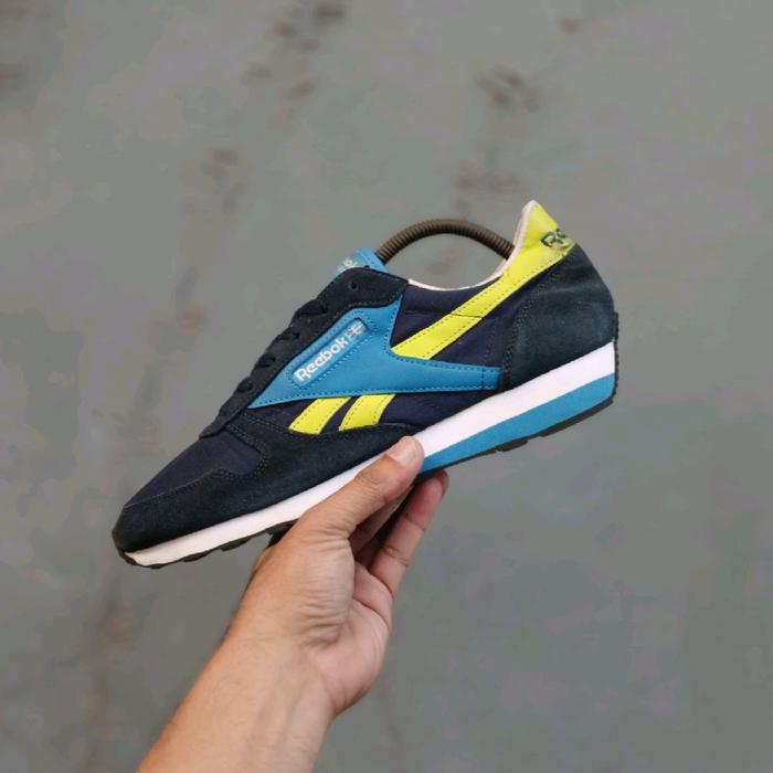 SEPATU REEBOK AZTEC CLASSIC