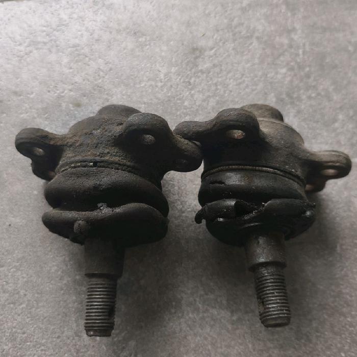 ball joint atas chevrolet luv copotan original