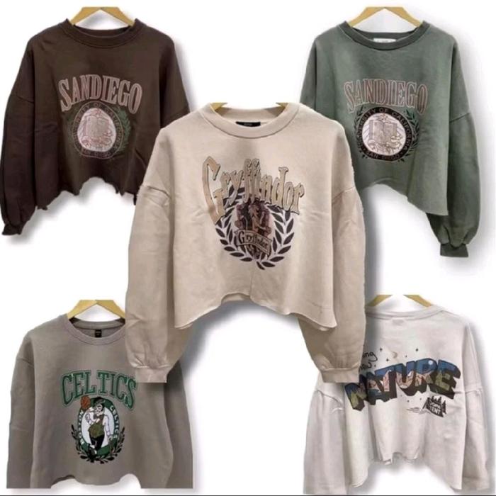 Sweater Crop Oversize Gryffindor Wanita  (cream)
