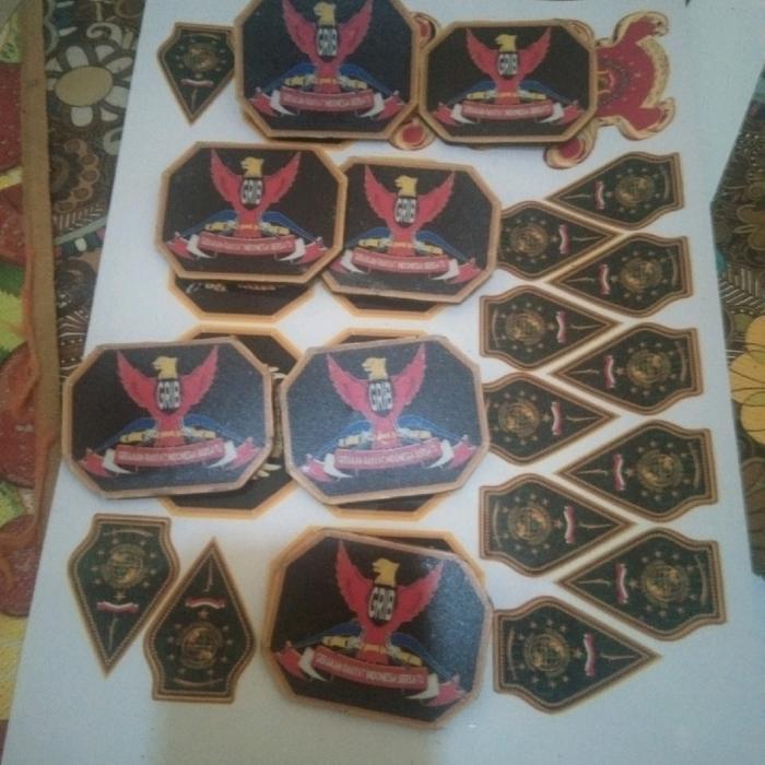 pin, emblem, lencana, bordir name tag, sticker