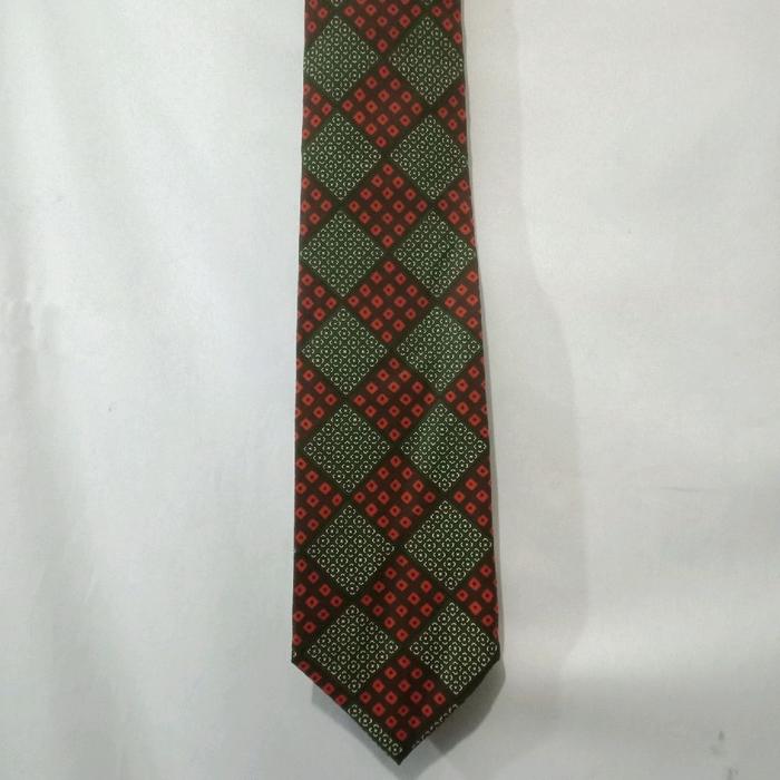 Dasi Luxury Yves Saint Laurent Motif Geometric Patterned