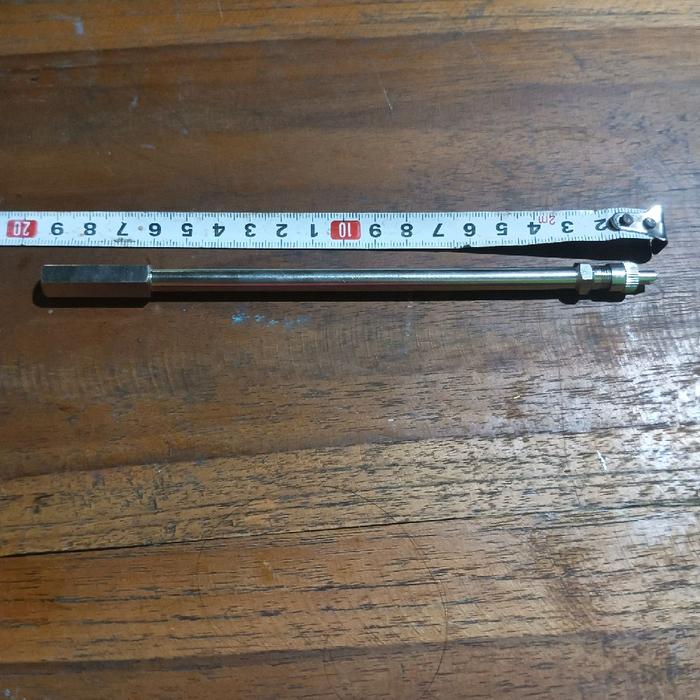 Sambungan pentil isian angin ban 19cm