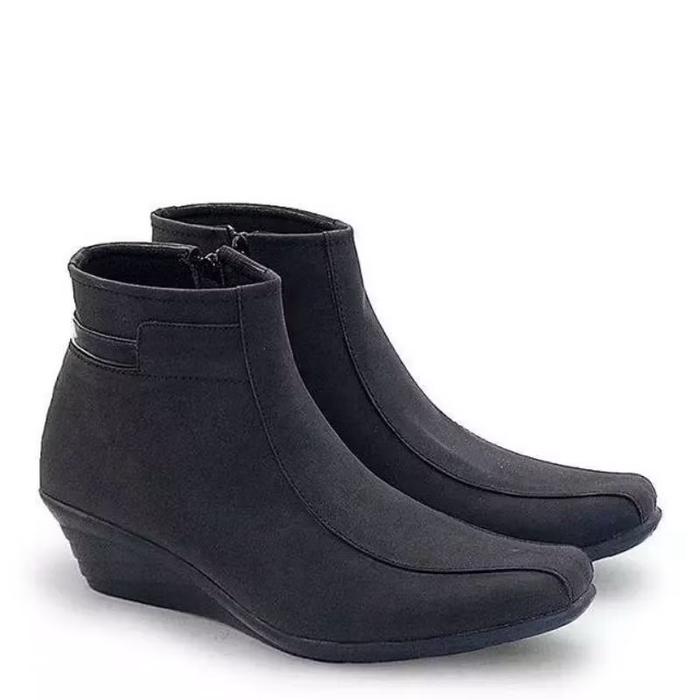 Sepatu boot wanita PL belum pernah pakai kebesaran Shoes