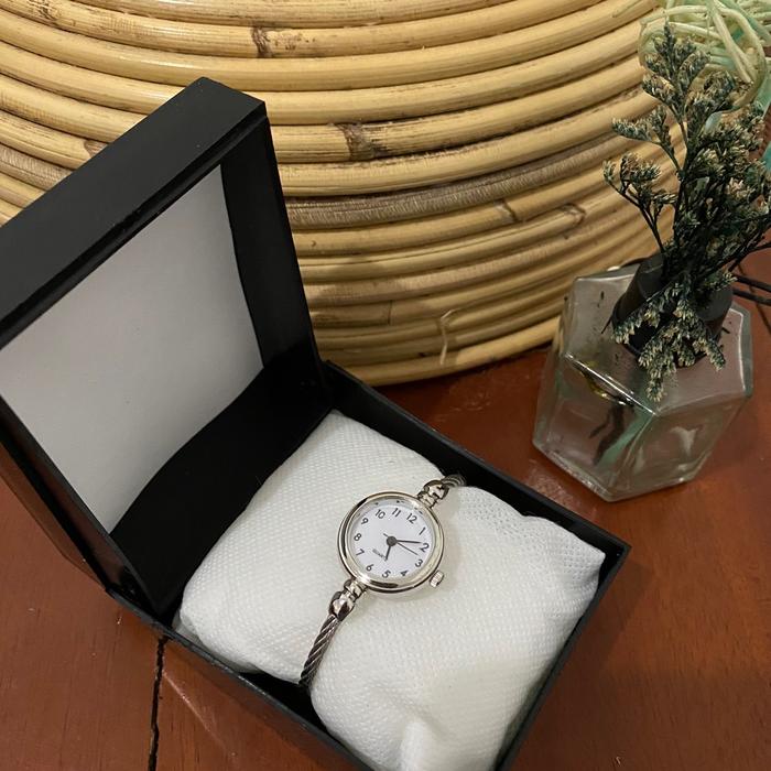 Jam Tangan Gelang Wanita kecil