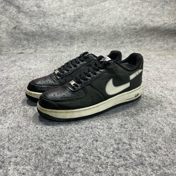 Merek : NIKE AF1 CDG SUPREME  Model : SNEAKERS  Asla. : VIETNAM  Ukuran: 8 setara 42 nsole 26.5cm Pr