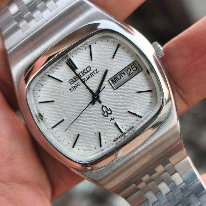 SEIKO KING QUARTZ BEAUTIFUL WHITE LINE  DIAL (EXTREMELY RARE)