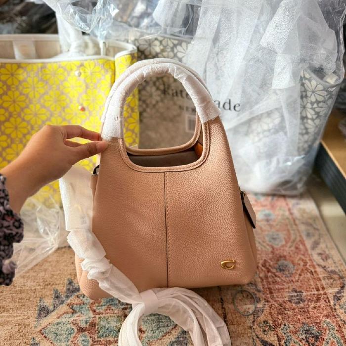 Coach Lana 23 Cream Crossbody Tas Tangan Wanita Kulit Asli Model Terbaru