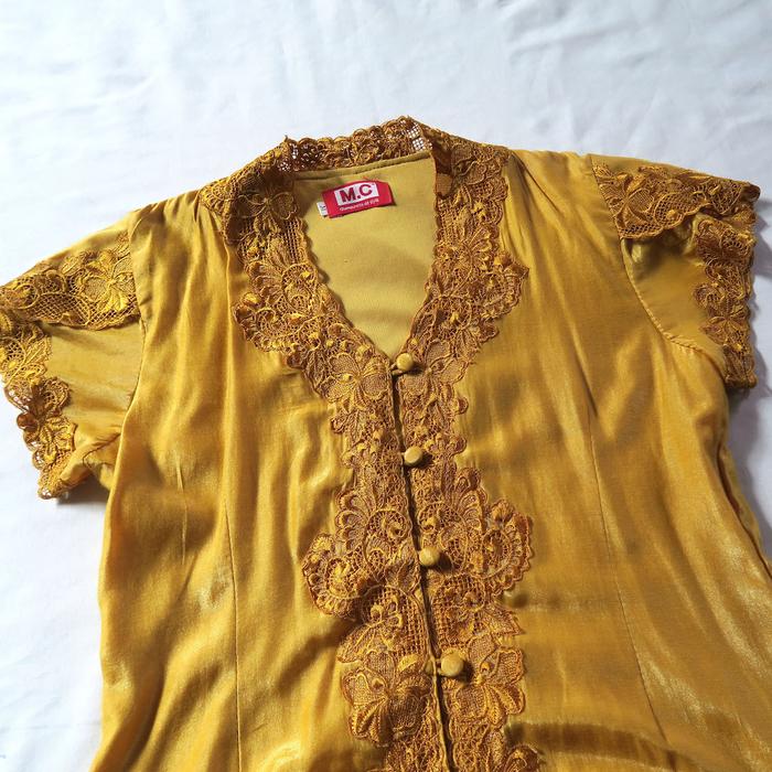 M.C atasan kebaya wanita