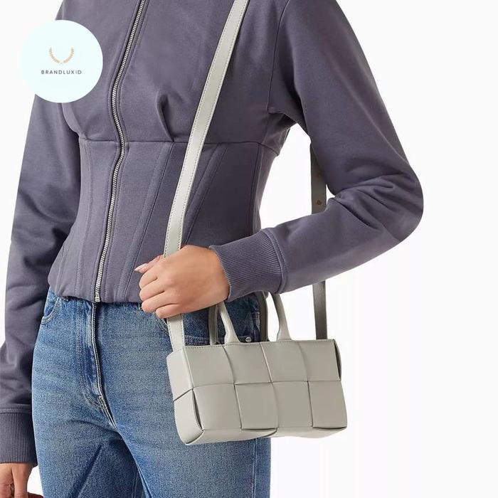 BOTTEGA VENETA MINI EAST-WEST ARCO TOTE AGATE GREY