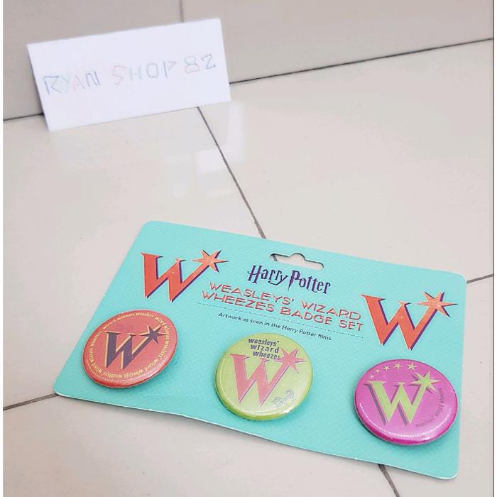 Harry Potter Collectible : Weasleys' Wizard Wheezes Badge Set