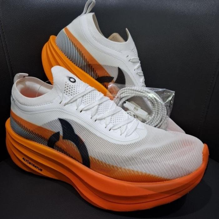 Sepatu Running Ortuseight Hypersonic 2.0 Carbon Mesh