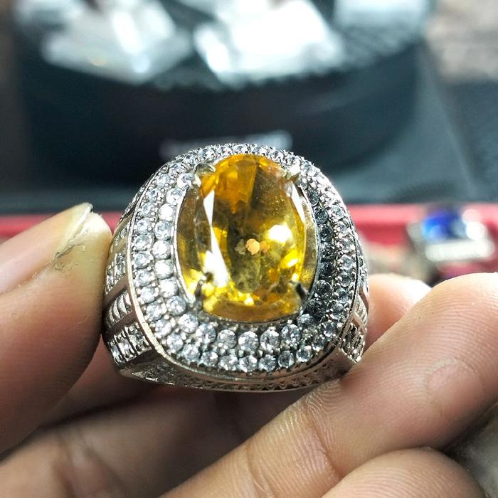 natural yellow sapphire original