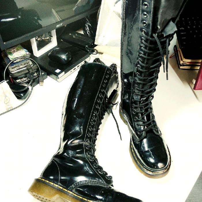 Sepatu boots Dr Martens 1B60 1860 20 eyelets zipper black smooth 38 EU Made in Thailand