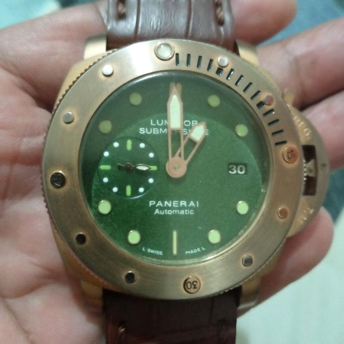 Panerai Jam Tangan Automatic Luminor Submersible dengan Tali Kulit Coklat dan Dial Hijau