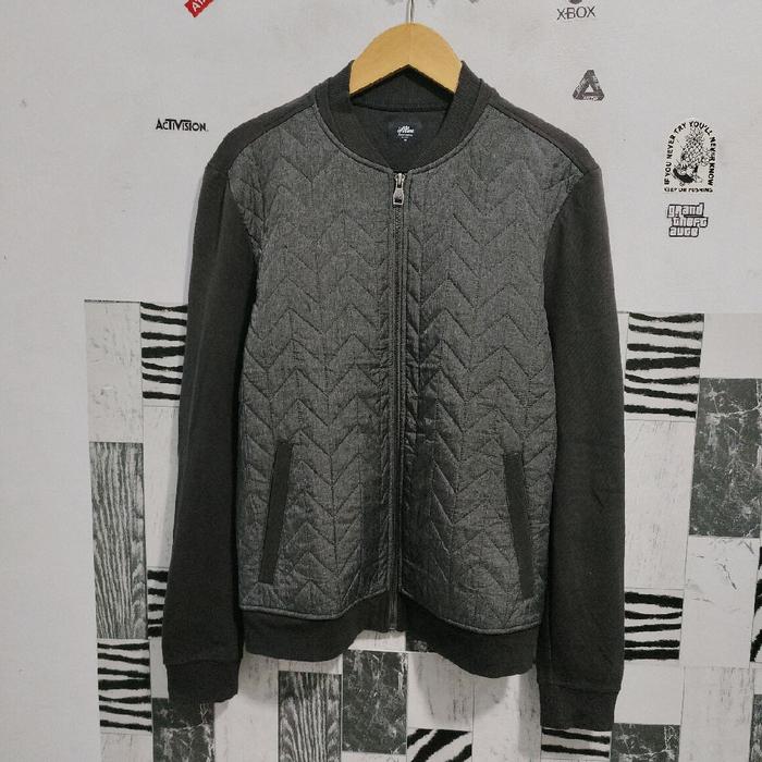 Jaket Bomber Olzen warna Abu Gelap model kombinasi bahan