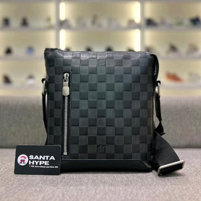 Louis Vuitton Damier Discovery Messenger Sling Bag