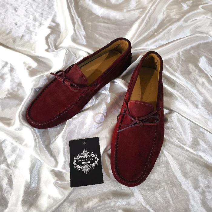 TODS Gommino Loafers Driving Moccasin in Burgundy Suede Sepatu Pria Kasual ITALY Kulit