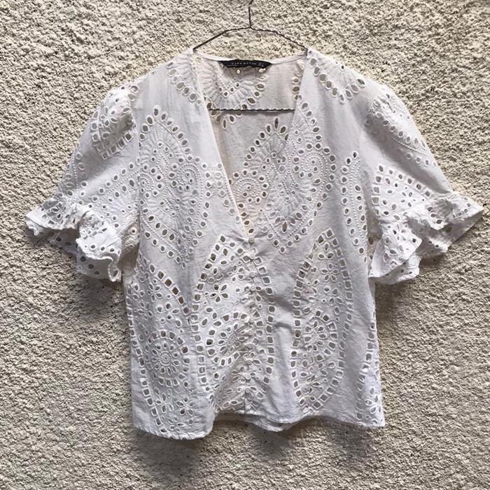 Zara eyelet top size large