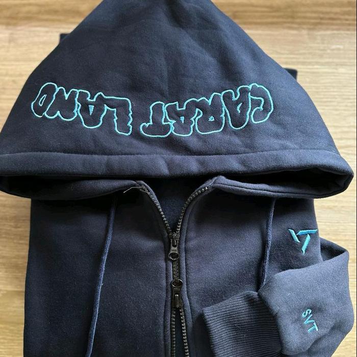 zipup hoodie seventeen caratland 2023