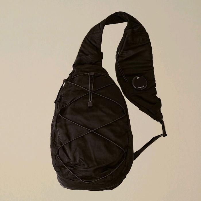 C.P COMPANY - C.P COMPANY NYLON B CROSSBODY BACKPACK - BLACK