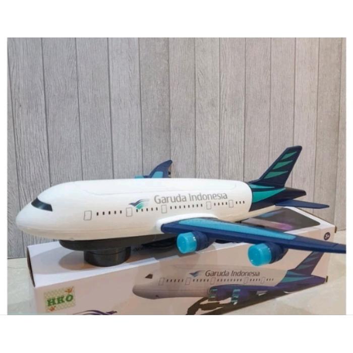 Mainan Pesawat Garuda Indonesia Baterai Light And Sound -- A330-130GA