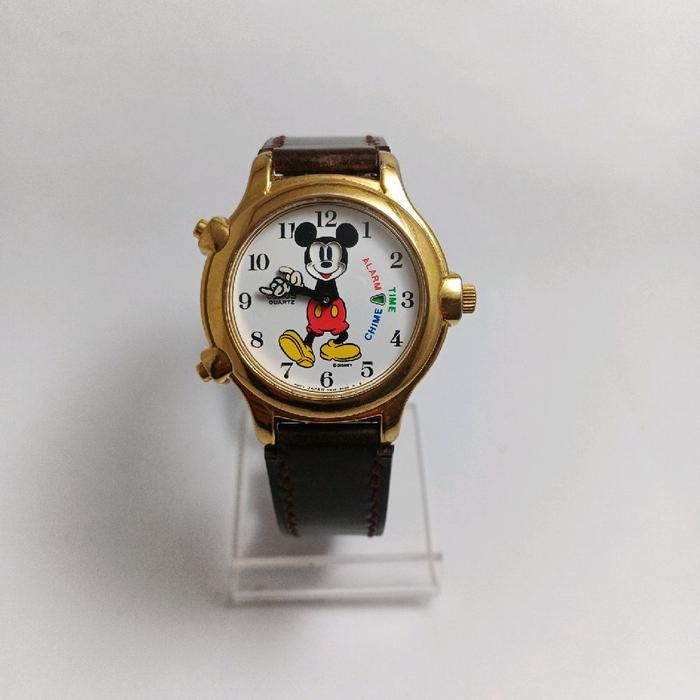 Lorus Disney Mickey Mouse V69F-6000