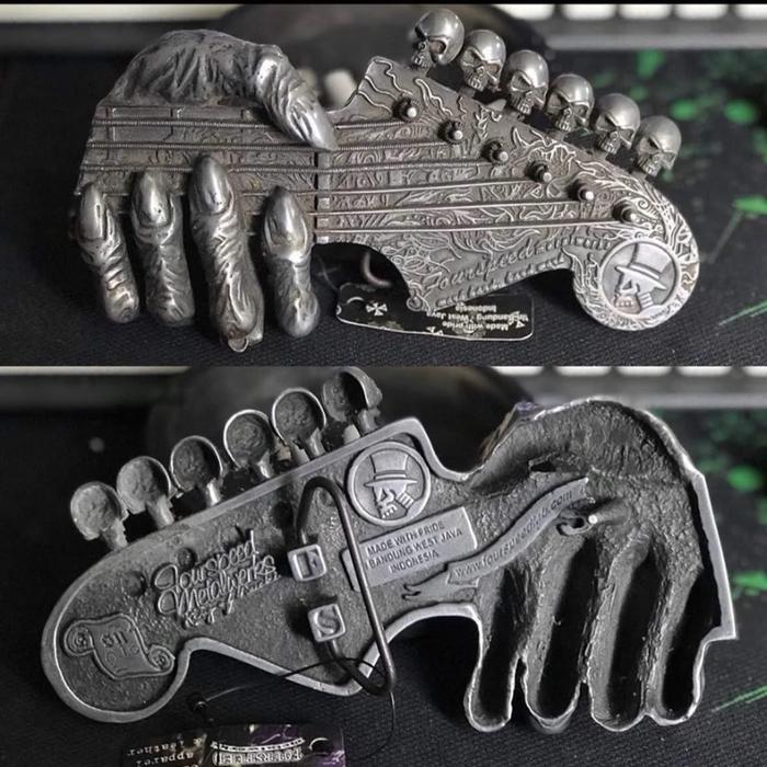 Buckle pendants fourspeed