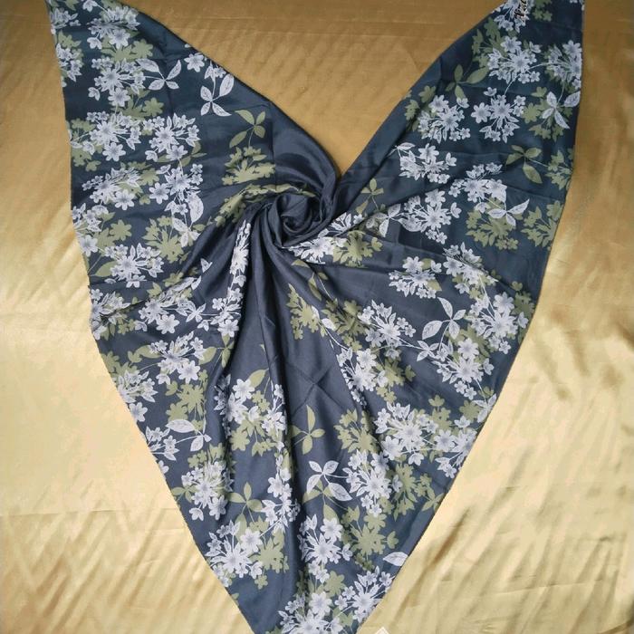 Hijab Azara motif sulur bunga