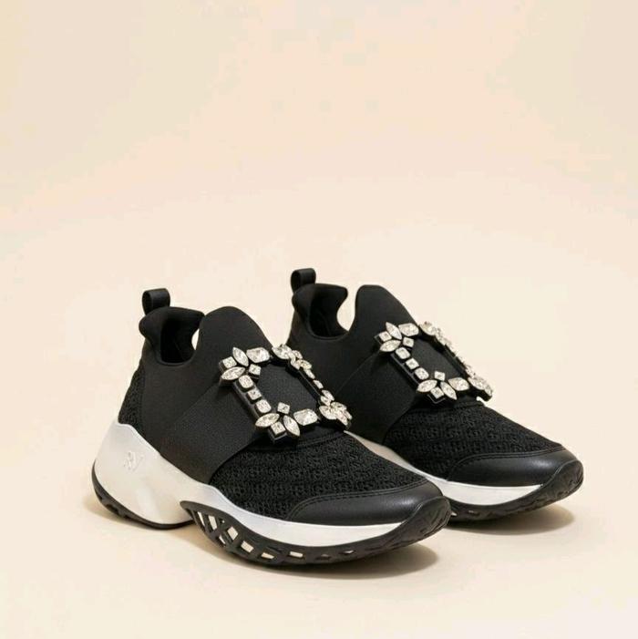 Roger Vivier Viv Run Strass Buckle Sneakers Original